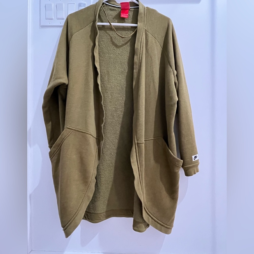 Green Nike sweater women’s small